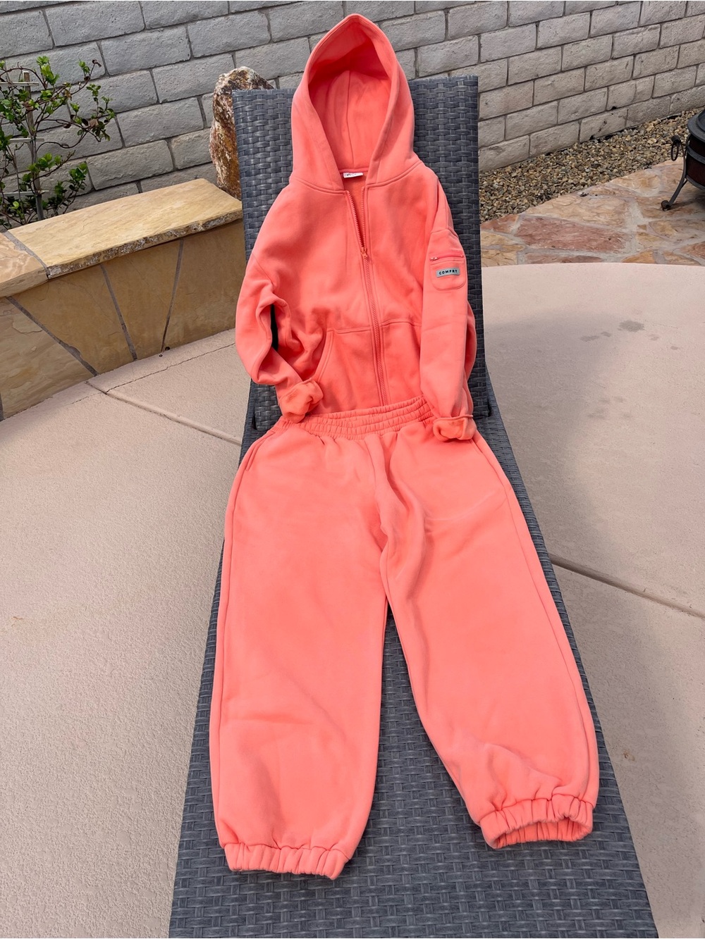 Comfrt-Coral UNISEX Zip Hoodie & Elastic-Waist Joggers Set